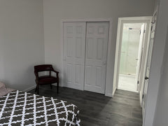 Take it easy at this unique and tranquil getaway. New York, United States Rental unit in Queens · ★3.0 · 1 bedroom · 1 bed · 1 shared bath Private room in rental unit vacation rental 664375845830898773