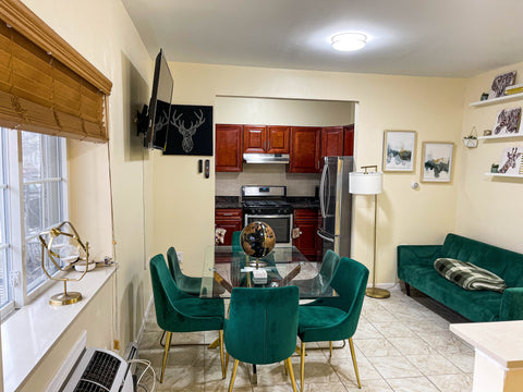 A newly renovated luxurious 2 floor apartment in a prime Flatbush area of Brookl New York, United States Rental unit in Brooklyn · ★4.92 · 3 bedrooms · 5 beds · 2 baths Entire rental unit vacation rental 557912715961485952