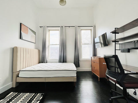 - Furnished room with double height ceiling (14 foot ceilings), Central AC, 2 ba New York, NY Serviced apartment in Brooklyn · 1 bedroom · 1 bed · 2 shared baths Private room in serviced apartment vacation rental 53916135