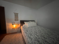 Forget your worries in this spacious and serene space.  Rental unit in Staten Island · ★4.54 · 1 bedroom · 1 bed · 1 shared bath Private room in rental unit vacation rental 734154018348711412