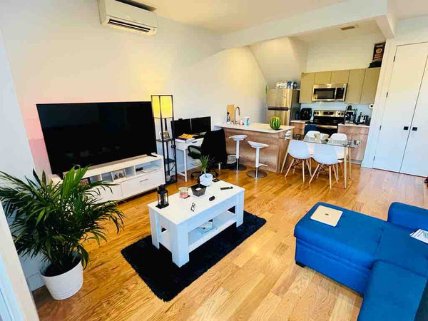 Kick back and relax in this calm, stylish space. The property is conveniently lo New York, NY Rental unit in Brooklyn · ★4.95 · 2 bedrooms · 1 bed · 1 shared bath Private room in rental unit vacation rental 803650915671560668