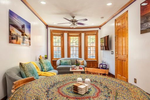 Charming, centrally located apartment in the heart of East Flatbush! Convenientl  Rental unit in Brooklyn · ★4.88 · 2 bedrooms · 2 beds · 1 bath Entire rental unit vacation rental 750723710285471751