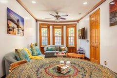 Charming, centrally located apartment in the heart of East Flatbush! Convenientl  Rental unit in Brooklyn · ★4.88 · 2 bedrooms · 2 beds · 1 bath Entire rental unit vacation rental 750723710285471751