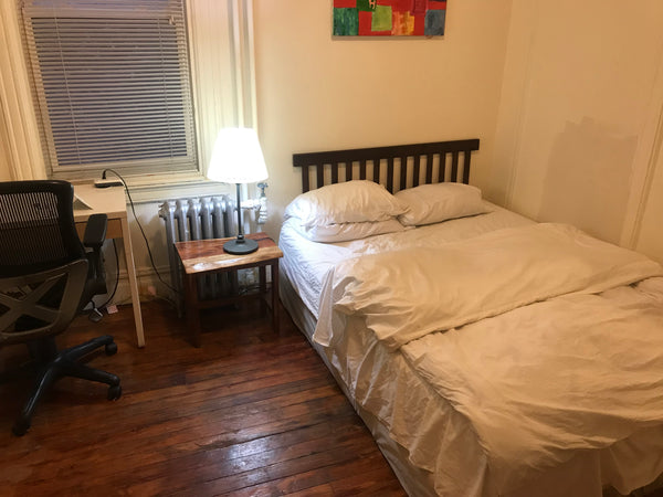 Welcome to The Big Apple. This house is located Hunts Point peninsula, walking a  Home in Bronx · ★4.48 · 1 bedroom · 1 bed · 1.5 shared baths Private room in home vacation rental 7734670