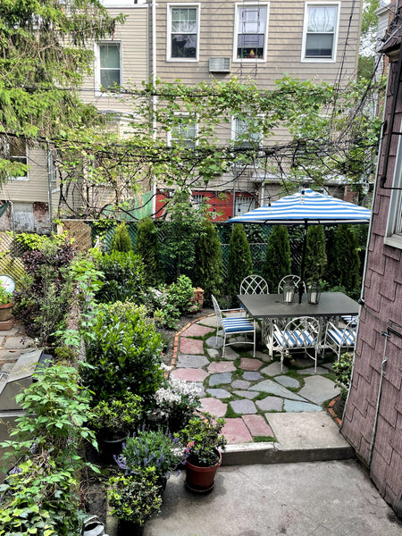 Cheerful three story townhouse on a treelined street in the heart of Greenpoint- New York, NY Townhouse in Brooklyn · ★5.0 · 3 bedrooms · 3 beds · 2.5 baths Entire townhouse vacation rental 655241486161179082