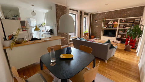 Beautiful sunny 2 bedroom apartment located in prime Williamsburg, next to all t New York, NY Rental unit in Brooklyn · 2 bedrooms · 2 beds · 1 bath Entire rental unit vacation rental 50068428