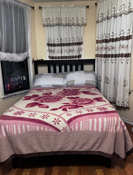Forget your worries in this spacious and serene space. Quick place to crash afte Cuenca, Ecuador Rental unit in Brooklyn · ★New · 1 bedroom · 1 bed · 1 bath Private room in rental unit vacation rental 1076190676445894322