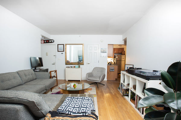 This modern and comfortable 1 bedroom apartment is large (700FT/65M) and located New York, NY Rental unit in New York · ★5.0 · 1 bedroom · 1 bed · 1 bath Entire rental unit vacation rental 837212067637401497