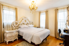 Hellooo Travelers! Come rest your bags and shoulders and relax. The QU Spot is o New York, NY Home in Queens · ★5.0 · 1 bedroom · 1 bed · 1 shared bath Private room in home vacation rental 718872680332254558