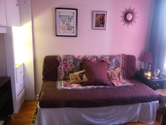 Cozy, quiet 1 private bdrm  in a 2 bdrm pre-war apartment in historic Sunnyside, New York, NY Rental unit in Queens · ★4.88 · 1 bedroom · 1 bed · 1 shared bath Private room in rental unit vacation rental 49157424