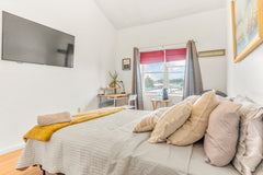 We are a Hispanic family from Colombia and Ecuador.  We live in a very nice neig New York, NY Rental unit in Queens · ★4.96 · 1 bedroom · 1 bed · 1 shared bath Private room in rental unit vacation rental 651497507012443462
