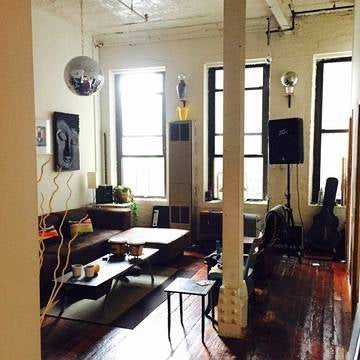 lovely house share in williamsburg. girls only New York, NY Loft in Brooklyn · 1 bedroom · 1 shared bath Shared room in loft vacation rental 42437972