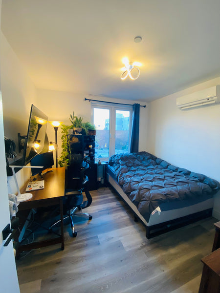 This private room is in a 3 bedroom, 2 bathroom apartment in a newly renovated b New York, NY Rental unit in Brooklyn · ★4.50 · 1 bedroom · 1 bed · 1 bath Private room in rental unit vacation rental 876226945175831446