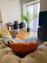 Sunny room with a lovely balcony in a three-bedroom apartment right in the middl New York, NY Rental unit in Brooklyn · ★4.68 · 1 bedroom · 1 bed · 1 shared bath Private room in rental unit vacation rental 581204831879275676