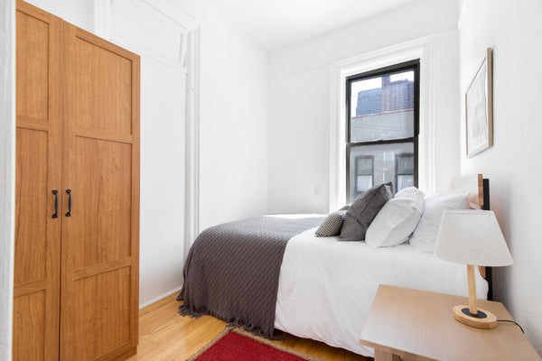 This bright and stylish apartment is tastefully decorated to construct a relaxin  Rental unit in New York · 1 bedroom · 1 bed · 1 bath Private room in rental unit vacation rental 1016615954226014471