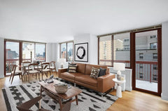 Unbeatable location. Safe and commute friendly. 2 mins away from all the major s New York, NY Condo in New York · ★5.0 · 1 bedroom · 1 bed · 1.5 baths Private room in condo vacation rental 817580985819220523