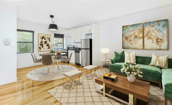 Renovated & Bright Large true 2-bedroom Full Floor apartment in the heart of Tur New York, NY Rental unit in New York · 2 bedrooms · 2 beds · 1 bath Entire rental unit vacation rental 910269794490200404