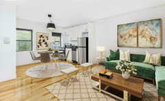 Renovated & Bright Large true 2-bedroom Full Floor apartment in the heart of Tur New York, NY Rental unit in New York · 2 bedrooms · 2 beds · 1 bath Entire rental unit vacation rental 910269794490200404