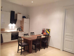 Bei dem Zimmer handelt es sich um ein Zimmer in einer angenehmen WG, die du dir   Wohnen im Szenenviertel Wiens Private room in rental unit vacation rental 21181866