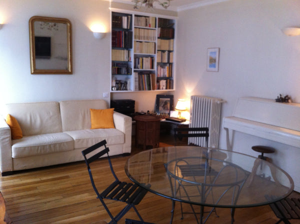 Close Bastille, 3-rooms old 67 m2, well renovated,  comfortable and sunny, doubl Paris, France charming 3-rooms, all mod cons Entire rental unit vacation rental 5577695