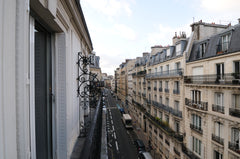 Au calme et à la lumière du cinquième étage, idéalement situé entre le Panthéon, Paris, France 2 pièces entre panthéon et jardin des plantes Entire rental unit vacation rental 22843609