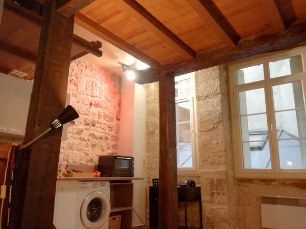 Studio cosy pierre et poutre apparente, avec mezzanine en bois, tomette au sol e Paris, France Charmant studio Centre de Paris, 2e. Entire condo vacation rental 19584028
