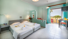 Our 3 room flats can accomodate up to 7 people, the seperate rooms are ideal for  City Aparthotel-Large Apartment Entire serviced apartment vacation rental 28065749