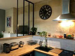 Appartement très bien situé à 15 min à pied du grand théâtre de Bordeaux. L'entr Bordeaux, France Appartement calme à deux pas du centre ville. Entire rental unit vacation rental 19805844