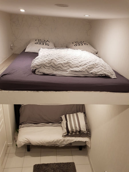 Petit studio neuf (10m^2) et bien aménagé au rez-de-chaussée sur une charmante c Paris, France Studio chaleureux au coeur de Paris Entire rental unit vacation rental 21436713