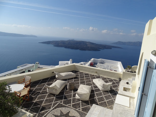 The 360 Blue is located at the highest part of the Caldera and 150 meters from t Greece 360 Blue Cycladic home vacation rental 20230923