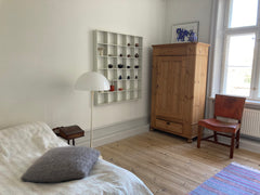 Vores åbne og lyse herskabslejlighed er placeret på indre Nørrebro, tæt på offen Copenhagen, Denmark Værelse i 230 kvm lejlighed på indre Nørrebro Private room in condo vacation rental 653255589170065331