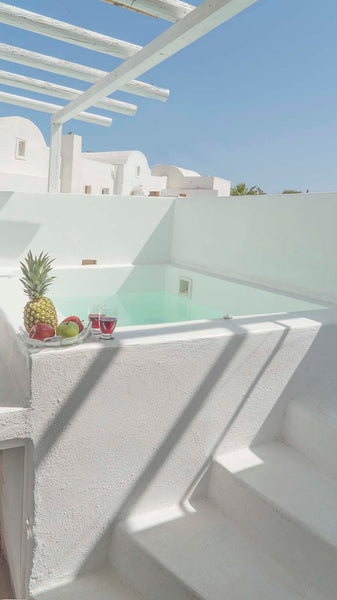 The Loukas and Emma Houses is a complex that offers spacious apartments and stud Greece c-Maisonette house with jacuzzi 