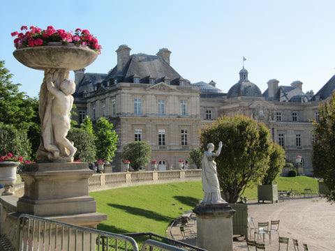 Beautiful Parisian apartment up to 4 people, in the city center, in a luxury bui Paris, France BEAUTIFUL APARTMENT CITY CENTER-LONG STAY Entire rental unit vacation rental 6458355