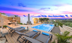 We are delighted to welcome you at “Canes Villa” in a neighborhood just 6,5km fr London, United Kingdom Canes Villa Heated Pool Entire villa vacation rental 47801716