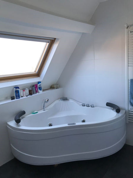 Welcome to our spacious and serene space where you will have the possibility to   Lovely one bedroom with private jacuzzi bathroom Private room in casa particular vacation rental 54175748