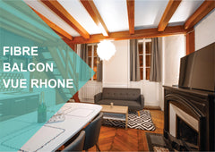 Dans un élégant immeuble ancien situé dans une rue calme proche de toutes<br />c Lyon, France ❤️coeur de Lyon vers Bellecour + balcon  vue Rhône Entire rental unit vacation rental 39792511