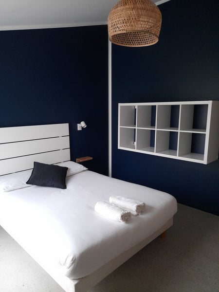 Chambre tout confort disposant d'une grande porte fenêtre.<br />Dans belle maiso Nouvelle-Aquitaine, France Dans maison avec piscine chambre tout confort- 4 - Private room in townhouse vacation rental 53842605