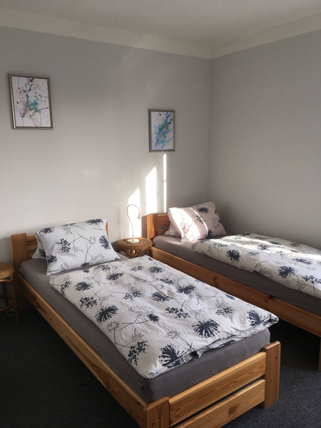 Náš rodinný dům se nachází ve velmi klidné čtvrti Dolní Chabry v Praze 8. Doprav Prague, Czechia Pension u Knížků Private room in home vacation rental 2900343