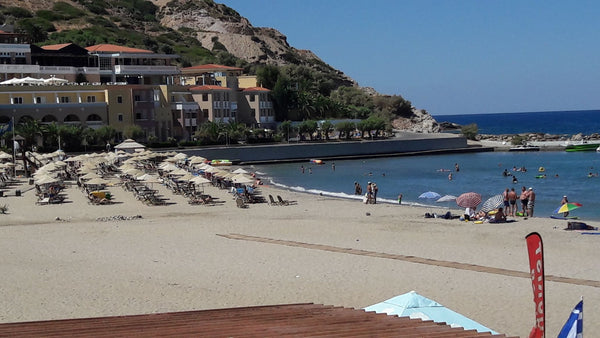 Sand ,sun and cretan hospitality welcome !<br />Be one with nature! beach only 1 Kato Gouves, Greece studio with panoramic views of the Fodele beach.! Entire rental unit vacation rental 12257188