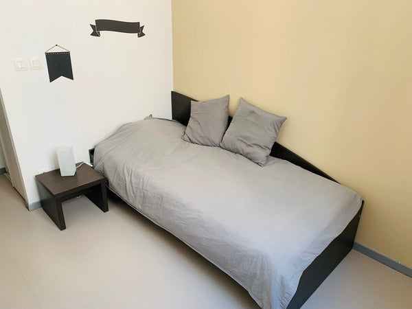 Votre studio est entièrement équipé, Kitchenette, ustensiles de cuisine, wifi, e Caluire-et-Cuire, France Studio très bien situé à Lyon 6ème Entire condo vacation rental 51744255