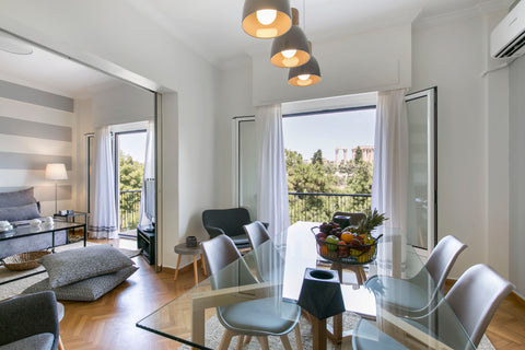 A completely renovated apartment with all the amenities needed for an unforgetta Athens, Greece Stylish flat overlooking the temple of Zeus Entire rental unit vacation rental 25182387