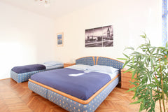 Dieses große Apartment bietet die besten Vorraussetzungen für einen wunderbaren  Vienna, Austria Großzügige, zentral gelegene Wohnung für 6 Pers. Entire rental unit vacation rental 19976141