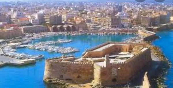 Montreal, Canada In the ❤️ of CRETE Entire condo vacation rental 41800186