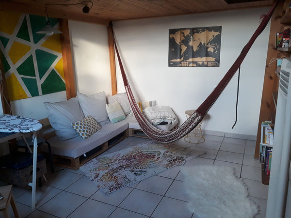 Appartement atypique de 18m2 loi carrez,lumineux. Situé dans un quartier très ca Lyon, France Bel appartement tous proche de la part dieu Entire rental unit vacation rental 22278598