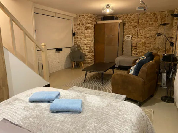 Large souplex, 60sqp located 1 cité Condorcet front of the number 36 of the same Paris, France Large and unique souplex 60sqm, well located Entire rental unit vacation rental 17923052