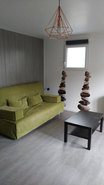 Studio pouvant accueillir 3 personnes (canapé-lit double+ lit pliant 90+ lit par Bordeaux, France Studio tout équipé au calme Entire guesthouse vacation rental 35986519