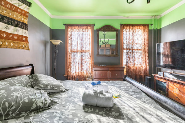 This stylish place to stay is perfect for one person (NYC law allows for no more  Rental unit in Brooklyn · ★4.82 · 1 bedroom · 1 bed · 1 shared bath Private room in rental unit vacation rental 52405277