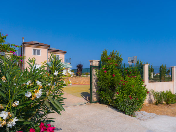 Villa Thalatte:Charming and spacious 4 bedroom villa, ideally located in the hea Heraklion, Greece Villa Thalatte Entire villa vacation rental 14398992