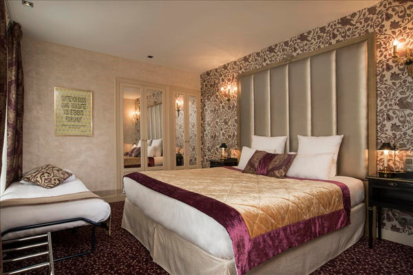 You will enjoy a cosy and romantic accomodation in the heart of the Invalides di Paris, France Romantic room in the Eiffel Tower district Room in boutique hotel vacation rental 29581300