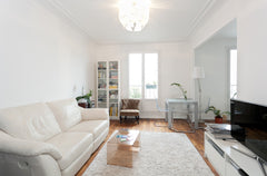 Charming and cosy flat in an old house with quiet and friendly neighbours. On th Paris, France Cosy flat Eiffel/ Champs de Mars Entire rental unit vacation rental 2770878